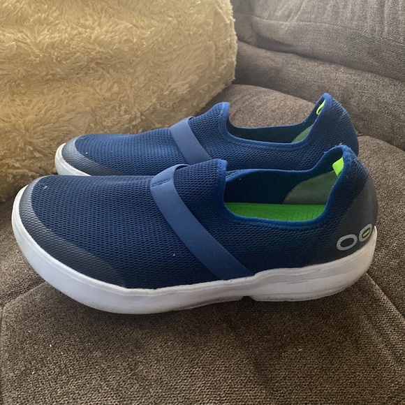 OOFOS Women’s sneaker size 9.5 - Picture 3 of 7